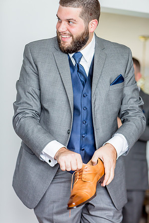 CALABRIA-WEDDING-GUYS-GETTING-READY- (69)
