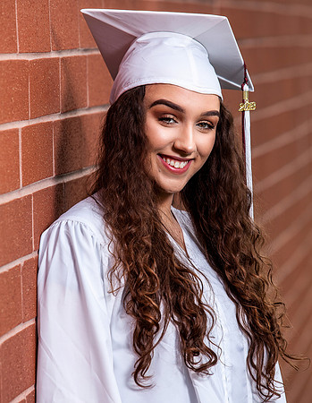 Alyssa-Grad-01