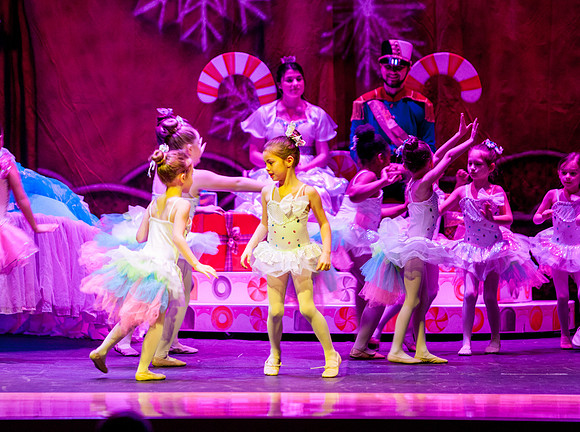 RA-NUTCRACKER-2018-BONBON- (12)