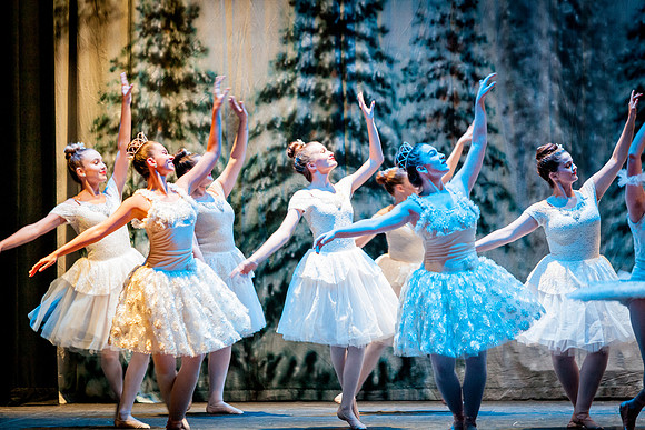 RA-NUTCRACKER-2018-SNOW- (16)