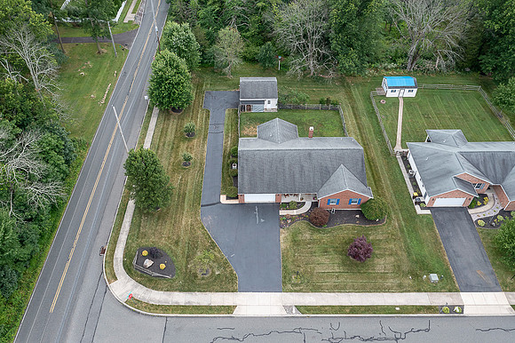 3040-BURTON-DR-GILBERTSVILLE- (5)