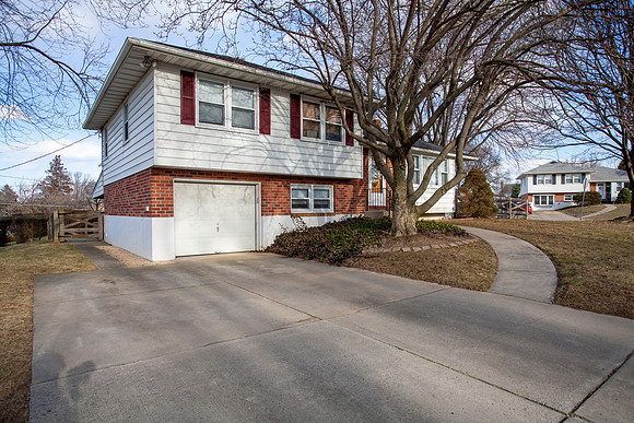 2815-HILLVALE-AVE-READING- (10)