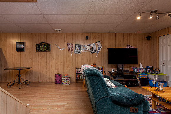663-CHARLES-DR-GILBERTSVILLE- (54)