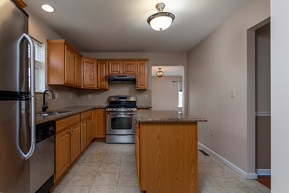 1047-SQUARE-DR-PHOENIXVILLE- (17)