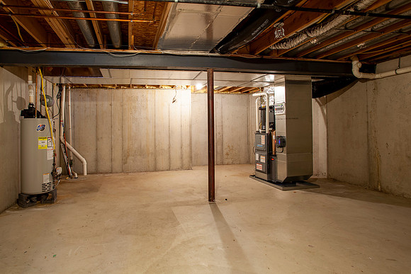 1047-SQUARE-DR-PHOENIXVILLE- (40)