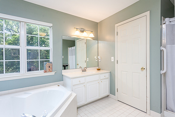1002-WALNUT-HILL-CIRCLE-PHOENIXVILLE-PA (45)