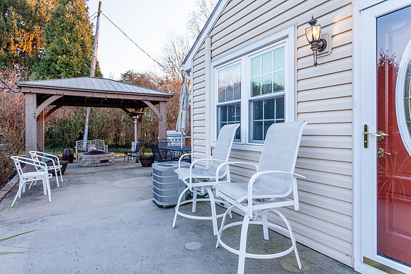 1525-FARMINGTON-AVE- (19)