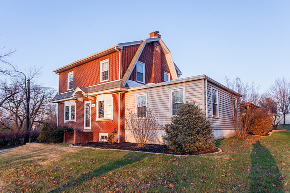 1525-FARMINGTON-AVE- (23)