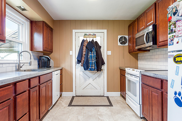 49-LEVEL-RD-COLLEGEVILLE- (37)