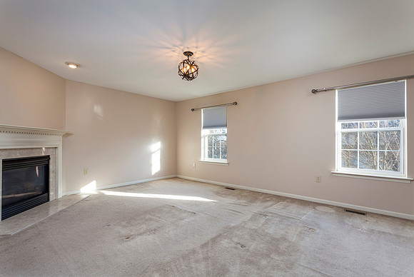 1047-SQUARE-DR-PHOENIXVILLE- (23)