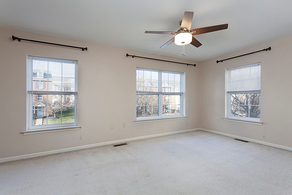 1047-SQUARE-DR-PHOENIXVILLE- (25)