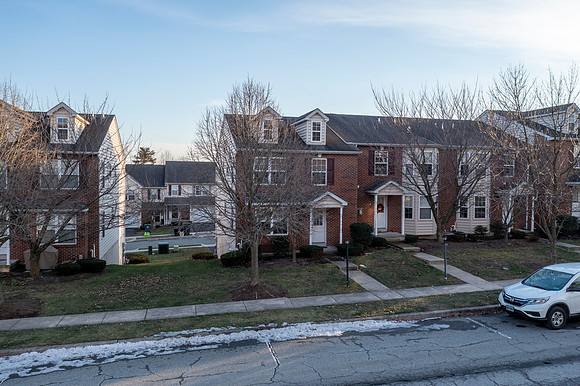 1047-SQUARE-DR-PHOENIXVILLE- (4)