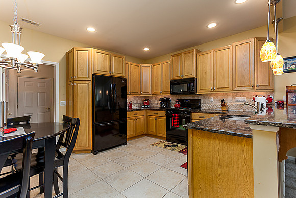 486-PEBBLE-BEACH-DR-ROYERSFORD- (21)