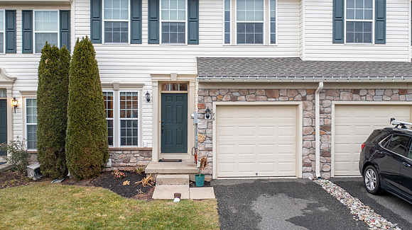 96-N-SAVANNA-DR-POTTSTOWN- (2)