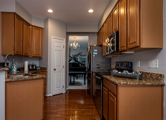 96-N-SAVANNA-DR-POTTSTOWN- (13)