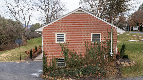 111-GRANDVIEW-BLVD-READING- (16)