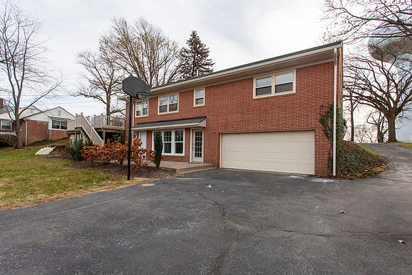 111-GRANDVIEW-BLVD-READING- (26)