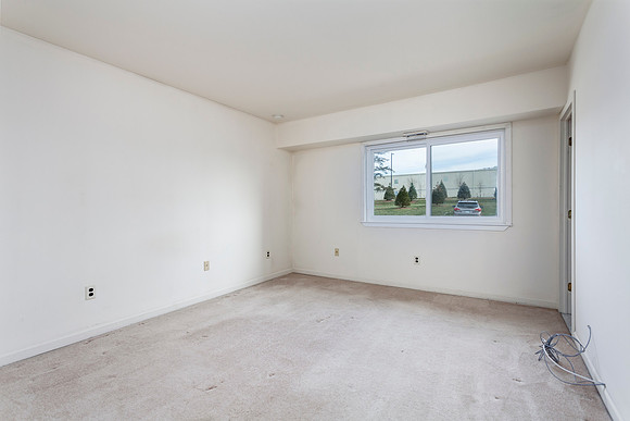 1301-MEADOWVIEW-LANE-MONT-CLARE- (9)