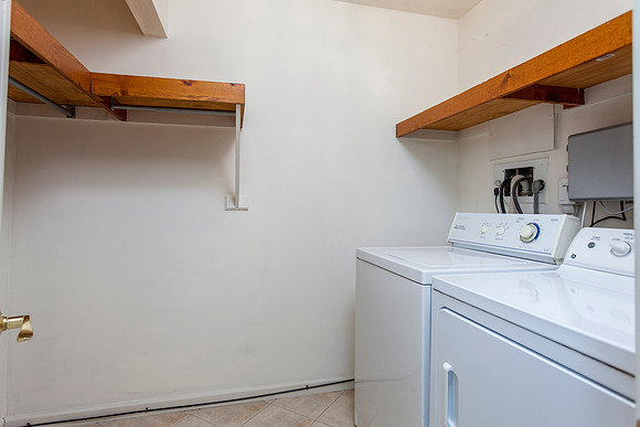 1301-MEADOWVIEW-LANE-MONT-CLARE- (11)