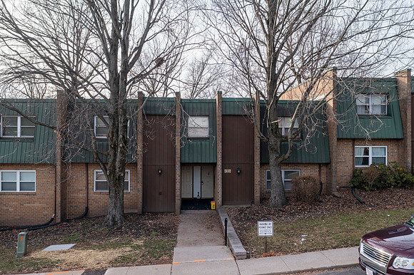 209-MEADOWVIEW-LANE-MONT-CLARE- (2)