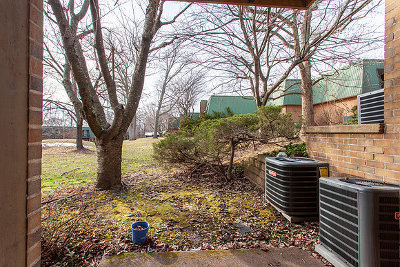 209-MEADOWVIEW-LANE-MONT-CLARE- (17)