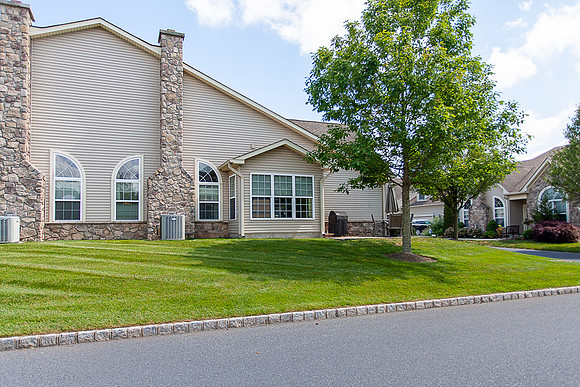 486-PEBBLE-BEACH-DR-ROYERSFORD- (8)