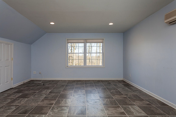 47-MAPLE-LANE-COATESVILLE-  (85)