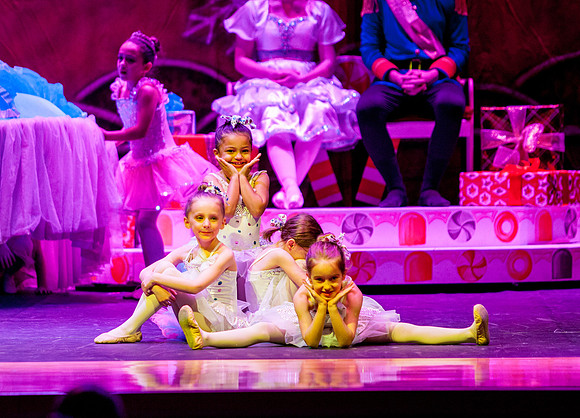 RA-NUTCRACKER-2018-BONBON- (2)