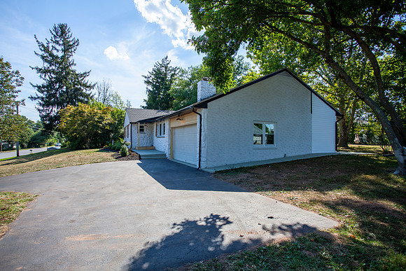 1215-TOWNSHIP-LINE-RD-PHOENIXVILLE- (5)