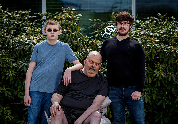 THOMPSON-FAMILY-MAY-1ST-2022- (7)