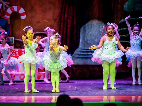 RA-NUTCRACKER-2018-BONBON- (37)