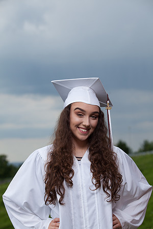 Alyssa-Grad-07