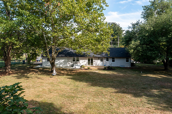 1215-TOWNSHIP-LINE-RD-PHOENIXVILLE- (16)