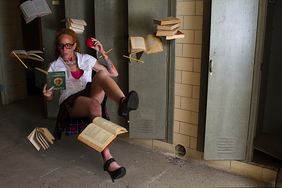 LIZ_LEVITATION_SHOT_SCHOOL_OUTFIT_01