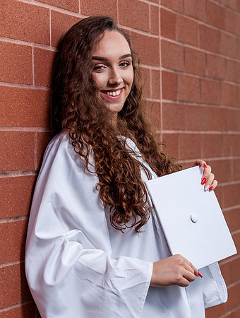 Alyssa-Grad-17