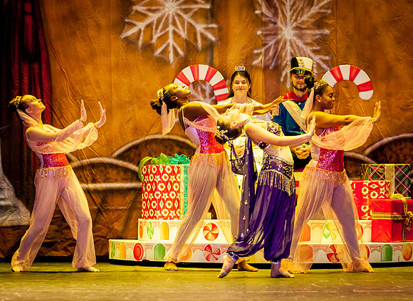RA-NUTCRACKER-2018-ARABIAN- (22)