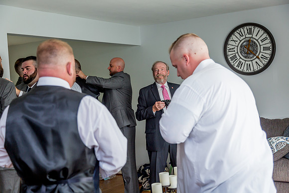 CALABRIA-WEDDING-GUYS-GETTING-READY- (56)