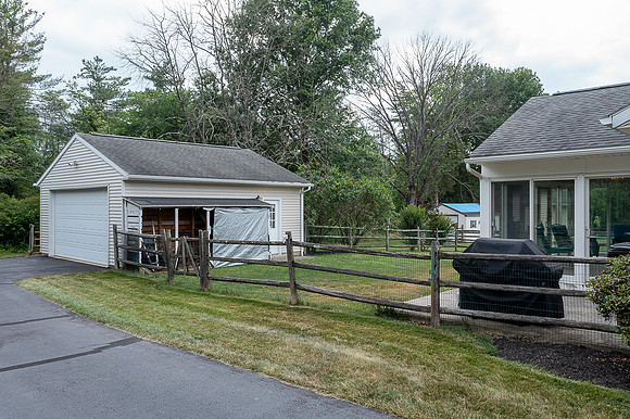 3040-BURTON-DR-GILBERTSVILLE- (16)