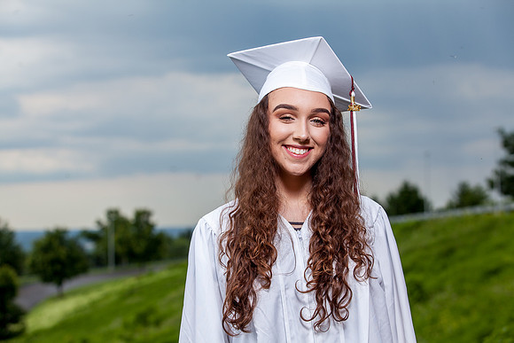 Alyssa-Grad-05
