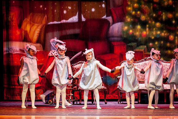 RA-NUTCRACKER-2018-MICE- (16)