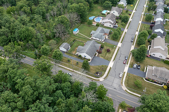 3040-BURTON-DR-GILBERTSVILLE- (2)
