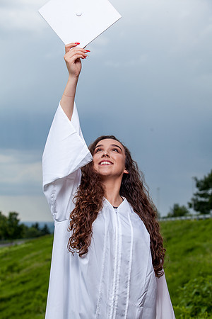 Alyssa-Grad-16
