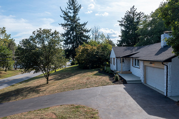 1215-TOWNSHIP-LINE-RD-PHOENIXVILLE- (4)