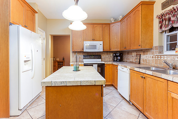 79-PEBBLE-BEACH-LANE-POTTSTOWN- (26)