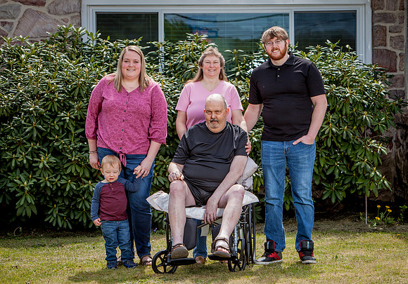 THOMPSON-FAMILY-MAY-1ST-2022- (19)